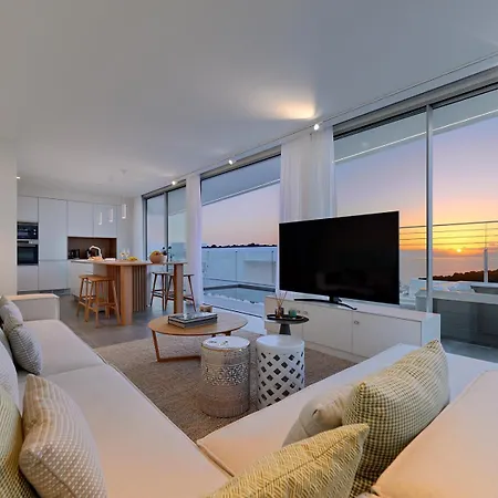 Deluxe 1&2 - Casangular By Upper 阿德耶